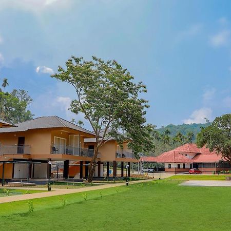 Sterling Vythiri Wayanad Hotel Exterior foto
